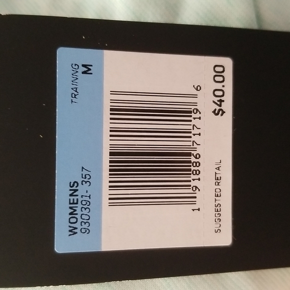 Nike Size Medium - Picture 5 of 6